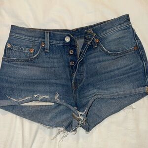 Levi’s 501 Medium Wash